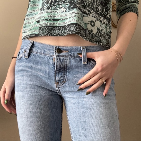 Hollister Low Rise Light Wash Jeans - Picture 8 of 11